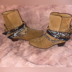 Size 36 (size 6) in women’s boots.